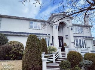 58-51 230th St #2, Oakland Gardens, NY 11364