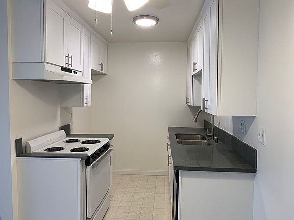 3rd image of 528 Short St APT 105