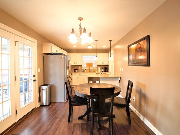 5th image of 819 Bogard Ln