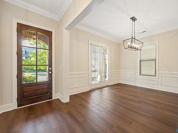 3rd image of 53 Summerlyn Way