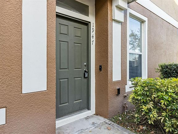 2nd image of 1947 ESTANCIA CIRCLE #8C