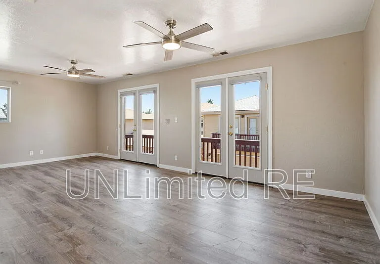 1456 E Russ Way #2 — Photo 5
