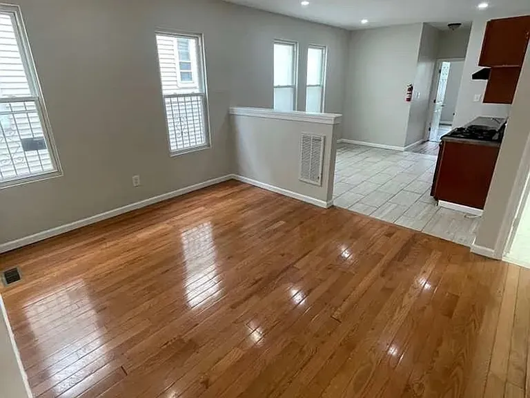 144 Alexander St #1L — Photo 3