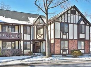 17 Foxwood Dr APT 2, Pleasantville, NY