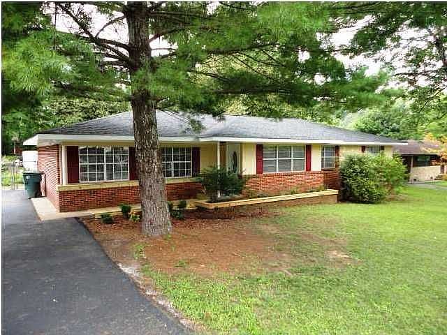 2nd image of 10 Abelia Ln
