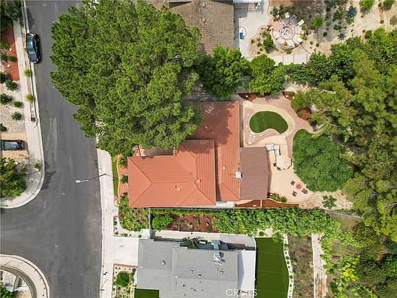 5th image of 11300 Dulcet Ave
