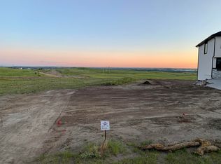 5812 Crested Butte Rd, Bismarck, ND 58503