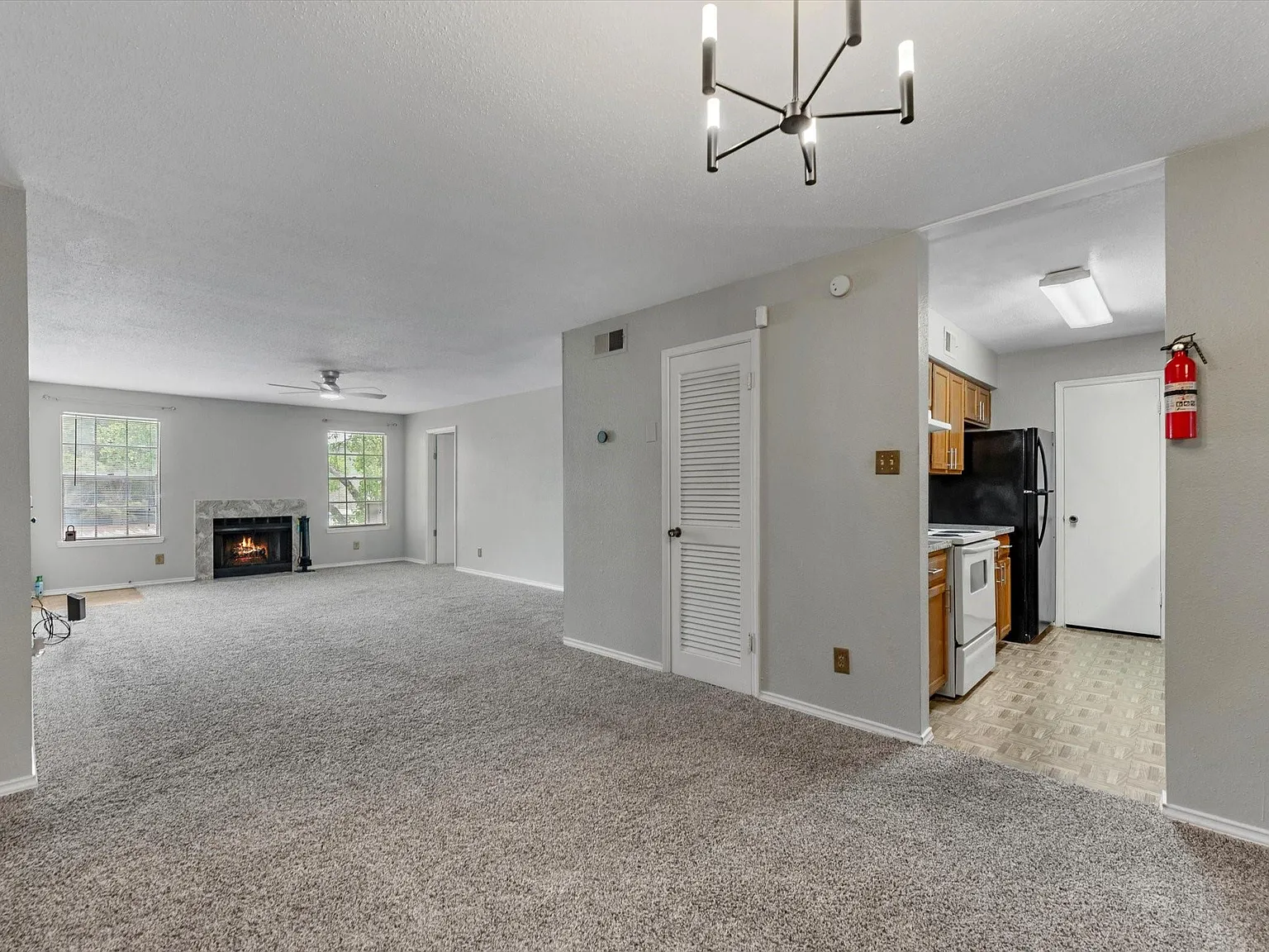 2 bed, 2.0 bath, 1195 sqft, $1,300 — Photo 3