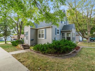 1903 Walnut St, Cedar Falls, IA 50613