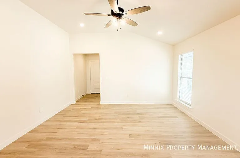 1208 Cottonwood Ave — Photo 10