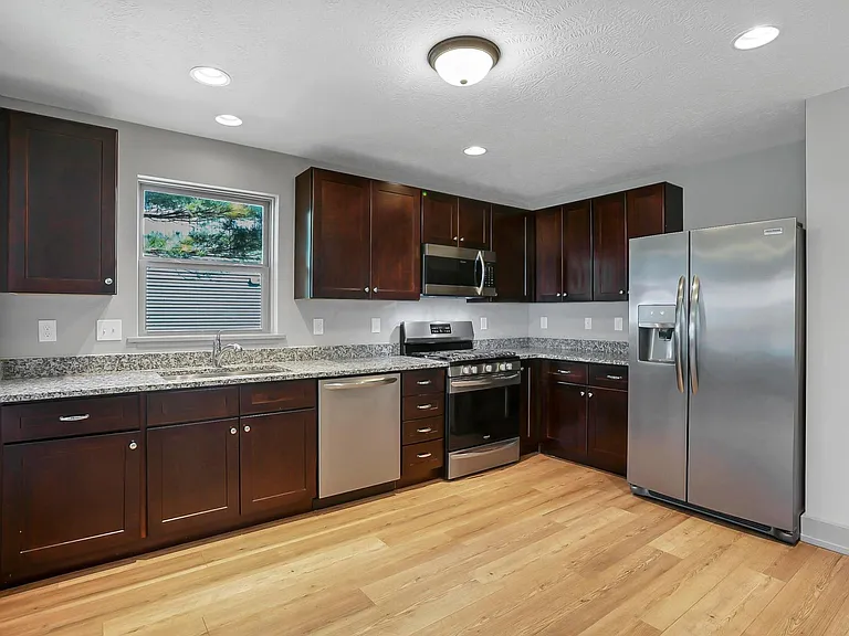 55 Beeson Ave — Photo 8