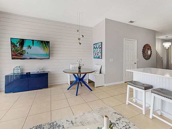3rd image of 7650 Sir Kaufmann Court