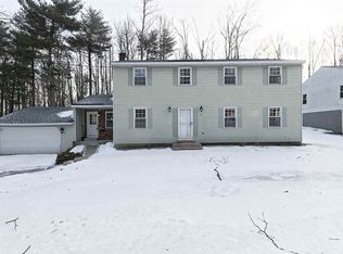 15 Pinewood Dr, Glenville, NY 12302