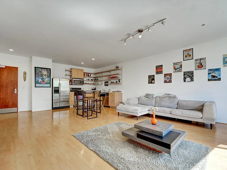 1201 Pine St #264 — Photo 4