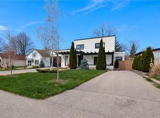 149 Woolwich St, Waterloo, ON N2K 1S5