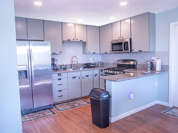 4th image of 3859-63 Ocean View Blvd