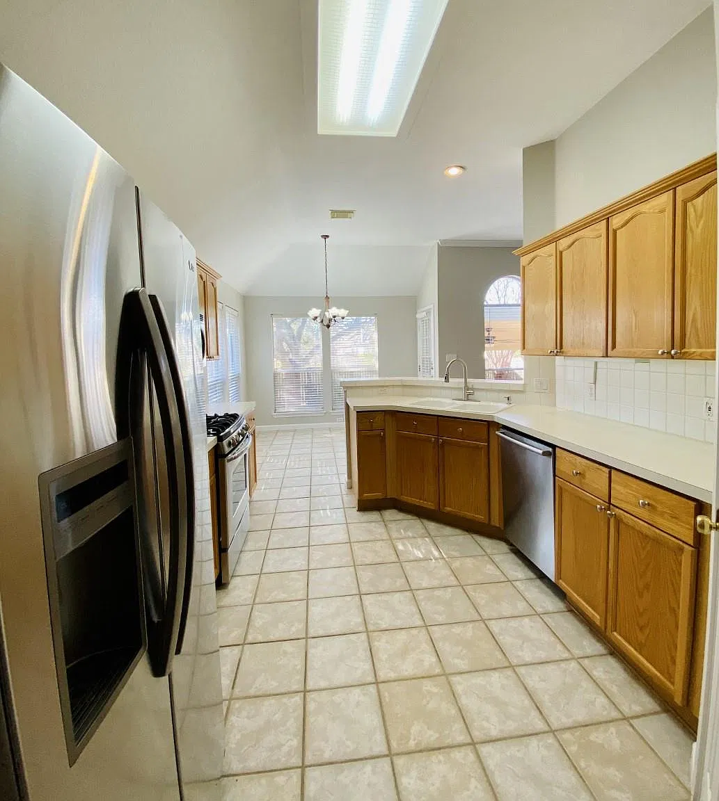 3 bed, 2.0 bath, 1704 sqft, $2,195 — Photo 4
