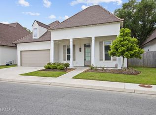102 Drifting Sands Ln, Lafayette, LA 70508