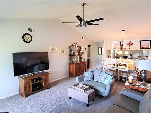 4th image of 5784 Deauville Cir APT B303