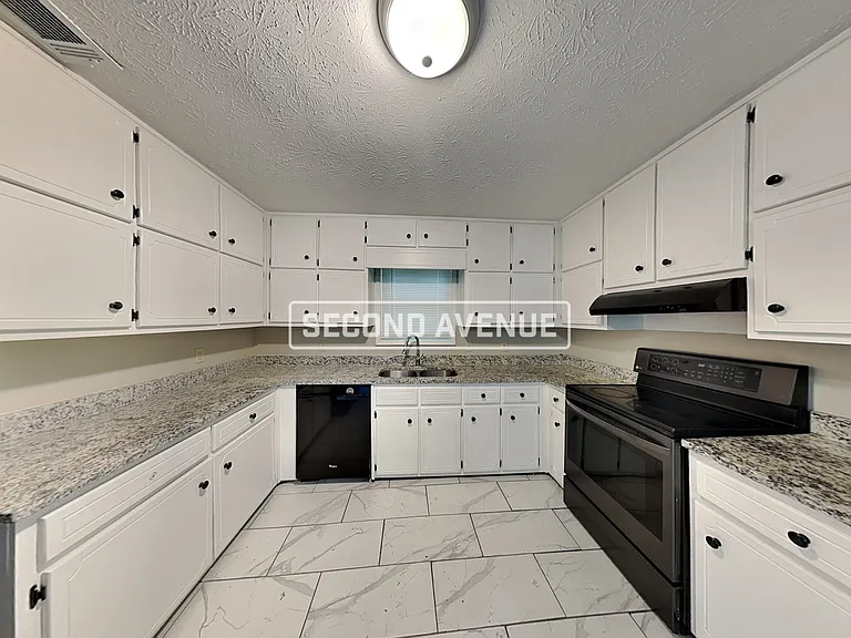 4634 Five Leaves Ct — Photo 2
