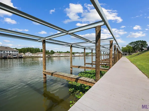 12430 River Highlands Dr Unit U, Saint Amant, LA 70774