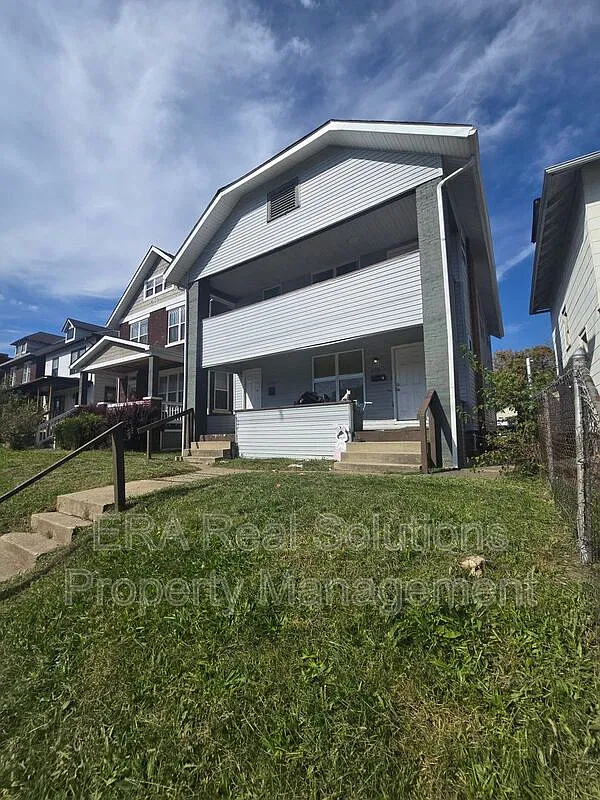 2 bed, 1.0 bath, 1040 sqft, $1,395 — Photo 1