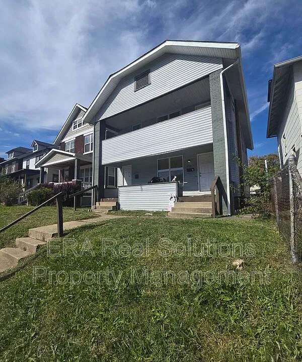 1174 E Livingston Ave