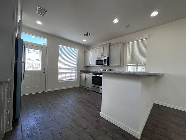 2206 S Ellsworth Rd #3B — Photo 11