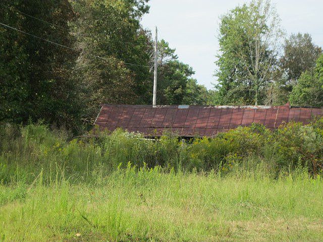 2nd image of 319 Valley Rd