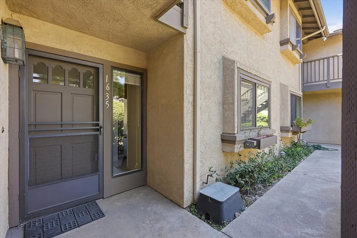 2 bed, 1438 sqft, $2,850 — Photo 3