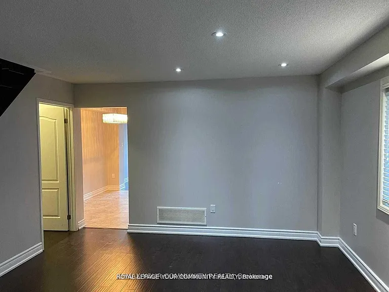 122 Russel Dr — Photo 18