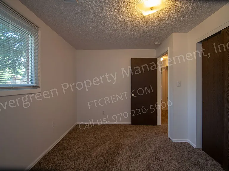 2401 W Stuart St — Photo 26