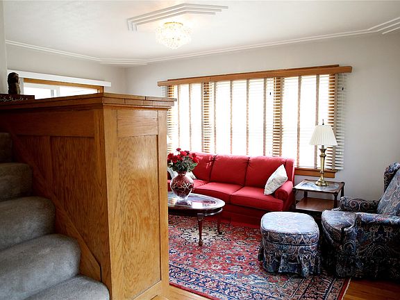 5th image of 350 Woodland Dr SE