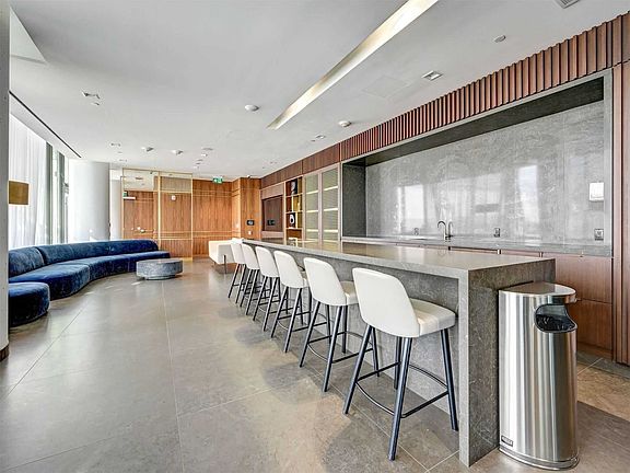 5th image of 950 Portage Pkwy #6005