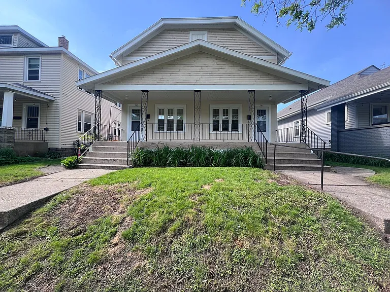 748 Crescent St NE — Photo 29