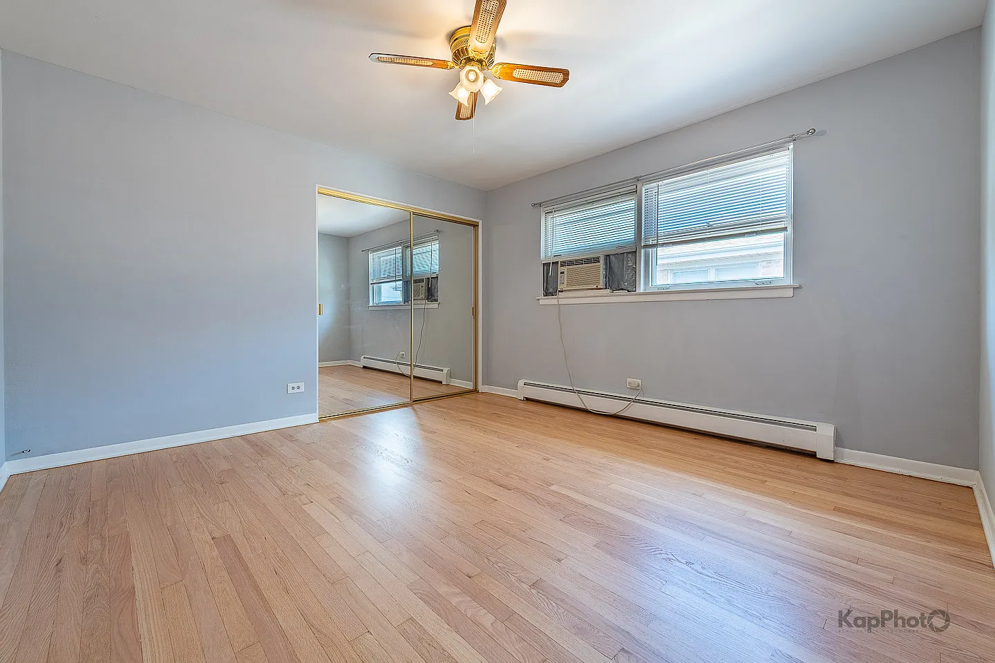 3 bed, 1.5 bath, 1255 sqft, $2,200 — Photo 3