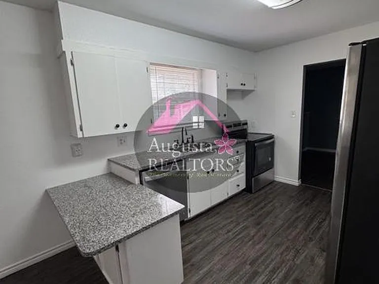 2626 Garfield Ave — Photo 16
