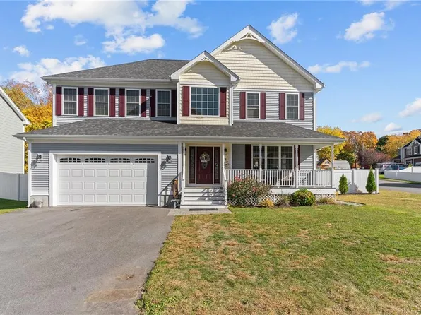132 Theresa Marie Ave, Woonsocket, RI 02895