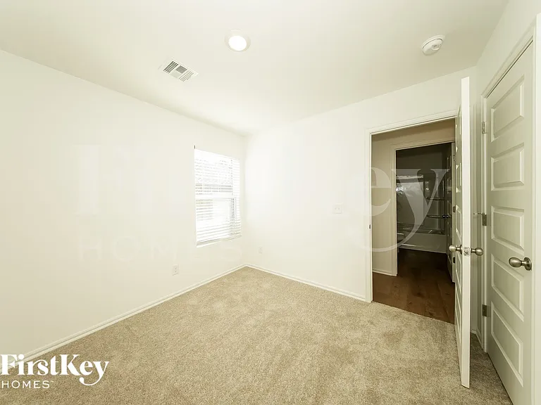 421 Kale Rd — Photo 13