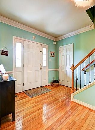 3rd image of 6122 Shady Woods Ln