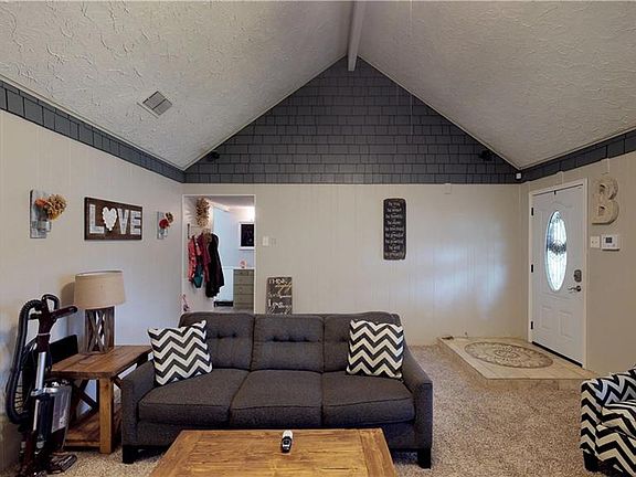 5th image of 2103 Redondo Dr