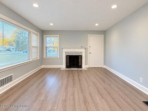 5th image of 1868 Farnsley Rd
