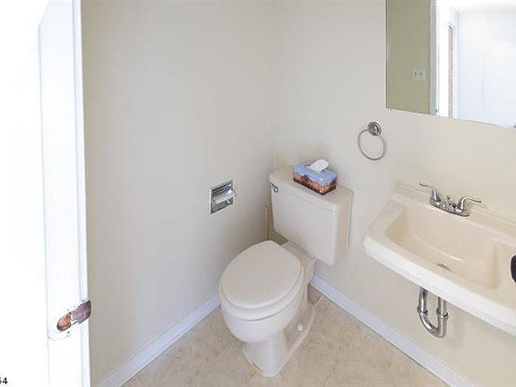 4th image of 51 Ben Franklin Dr #853