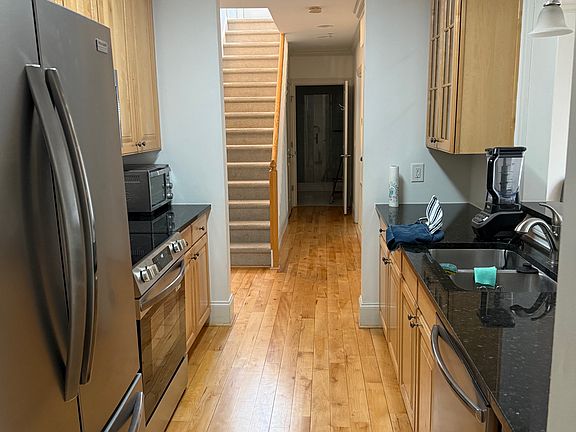 4th image of 400 W Rosemary St Unit 322
