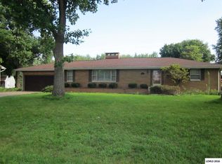 600 W Walnut St, Mason City, IL 62664