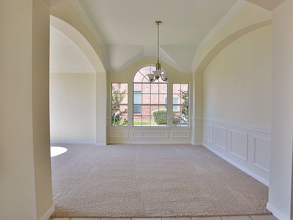 4th image of 208 Oleander Dr