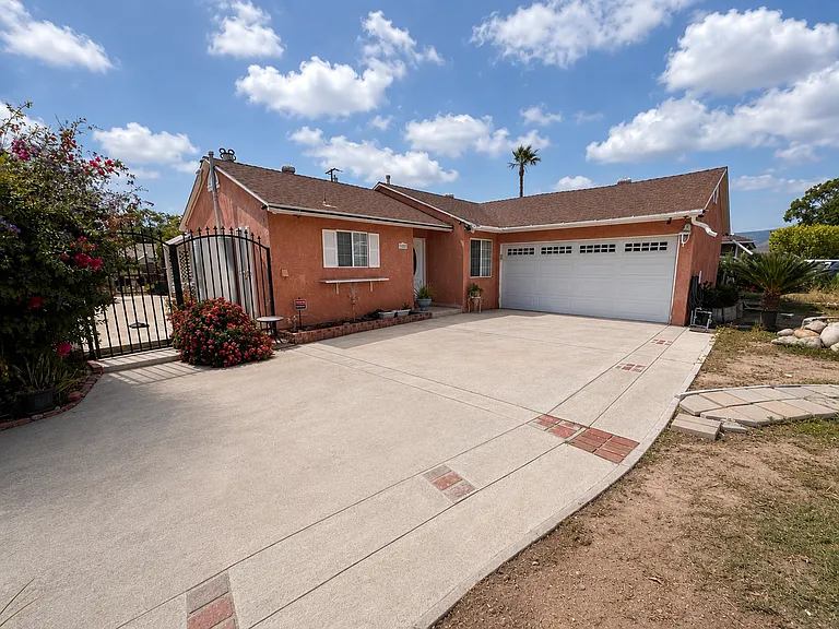 7736 Ditmar Ave — Photo 1