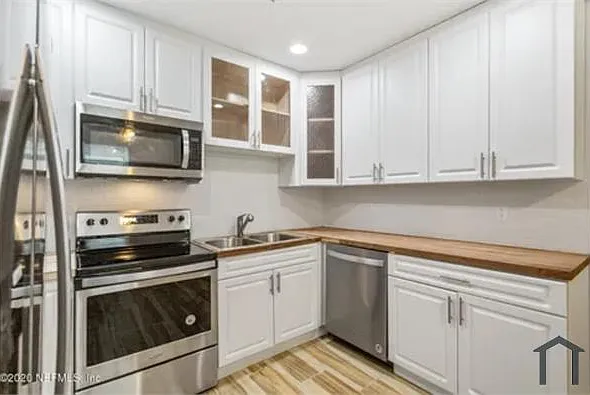 921 Stark St — Photo 9