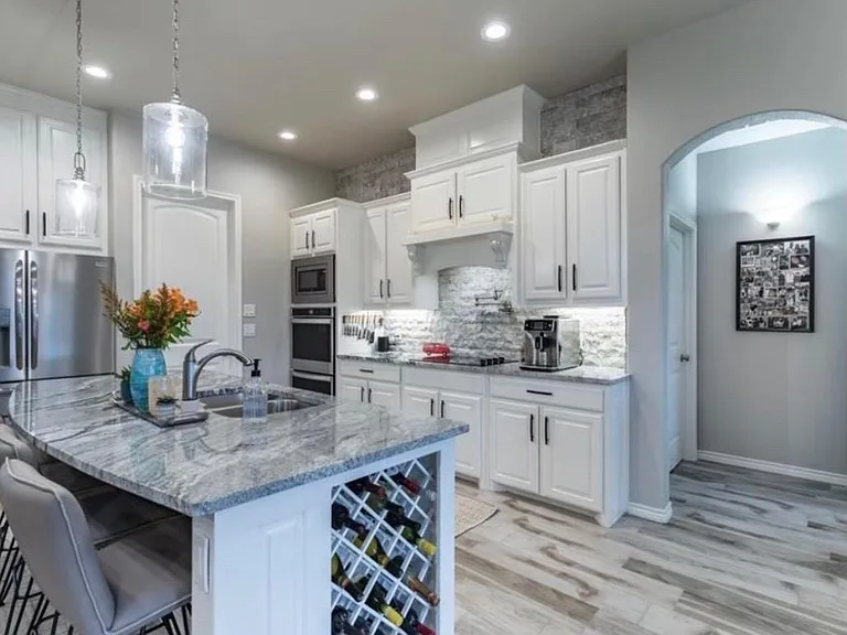 6611 Pinehurst Dr — Photo 8