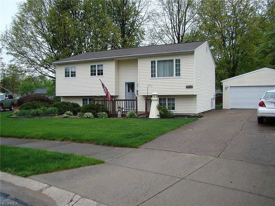 1st image of 9 Roosevelt Ct